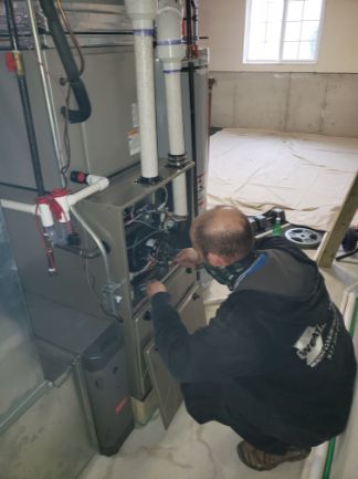 Servicing a heating unit